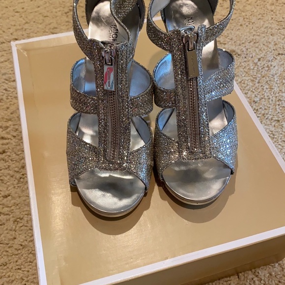 Shoes - Picture 3 of 6